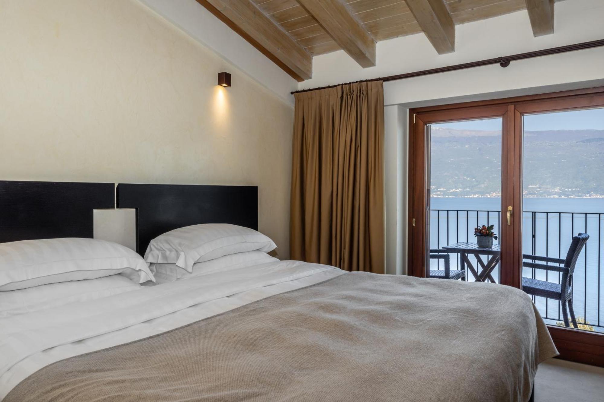 Hotel Meandro - Lake View Gargnano Phòng bức ảnh