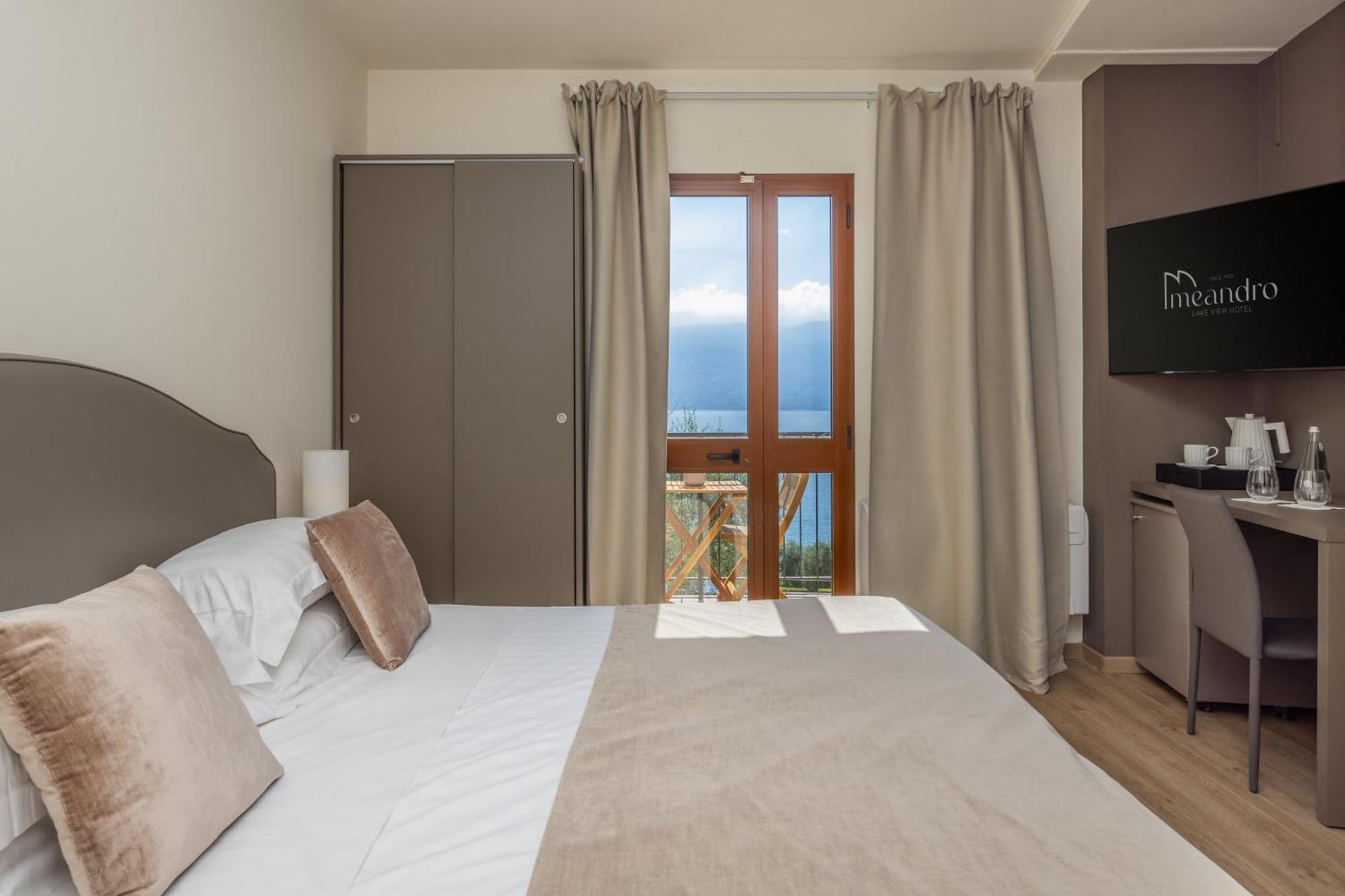 Hotel Meandro - Lake View Gargnano Ngoại thất bức ảnh