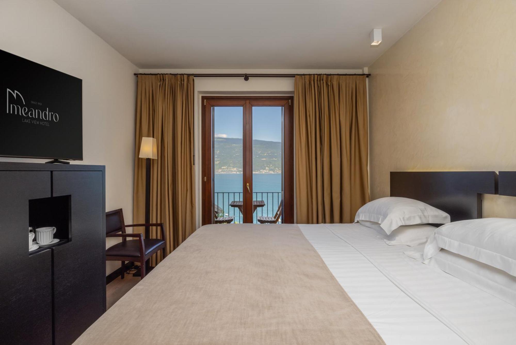 Hotel Meandro - Lake View Gargnano Ngoại thất bức ảnh